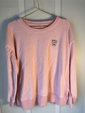 Mayo Clinic Pink Fleece Crewneck Sweatshirt Size Large